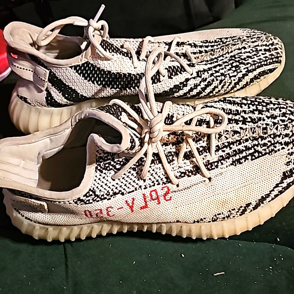 Yeezy Adidas Boost 350 V2 Zebra mens 9.5